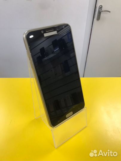 Смартфон Samsung J4