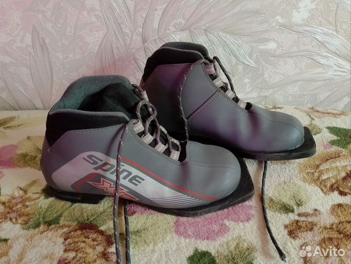 Лыжные ботинки