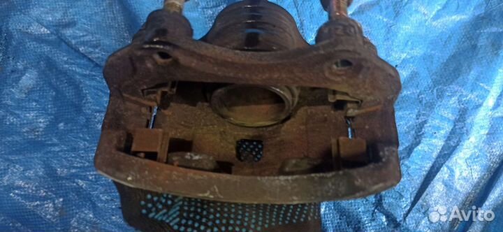 Суппорта тормозные, пара Nissan Almera Classic