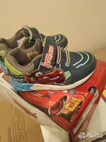 Кроссовки детские