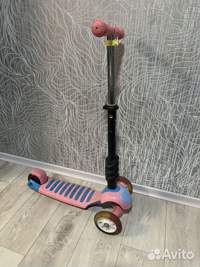 Самокат детский трехколесный со светящимися кол