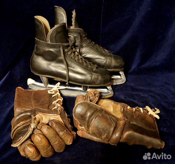 Хоккейные коньки и краги. СССР