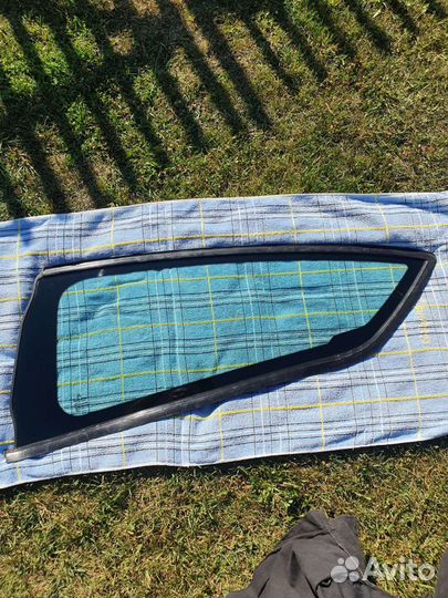 Стекло заднее боковое левое Ситроен C4 купе