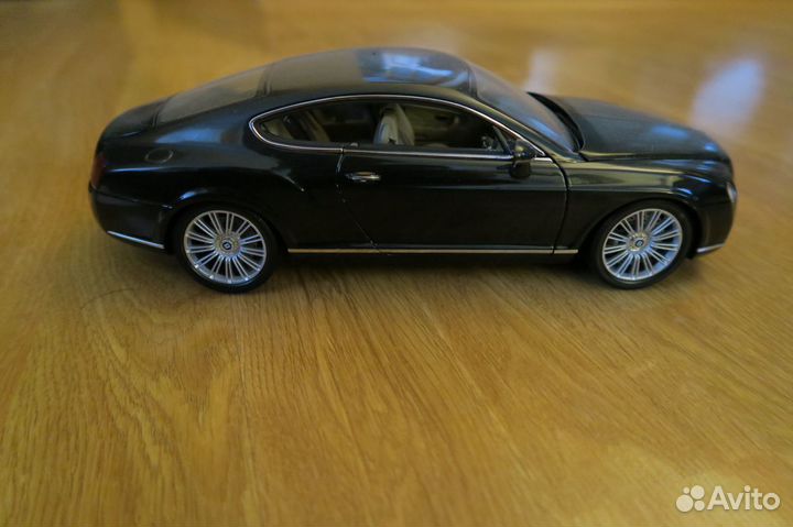 Minichamps 1:18 Bentley Continental GT