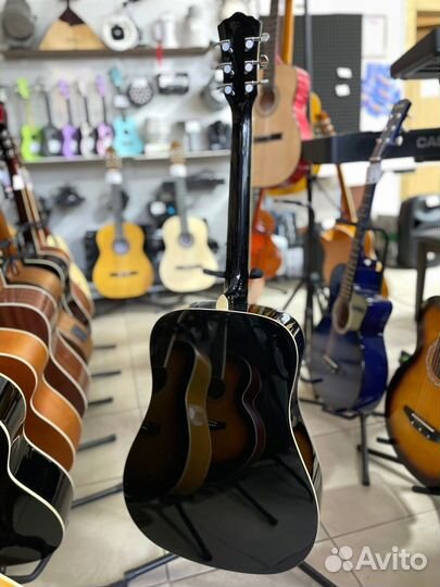 Акустическая гитара Washburn