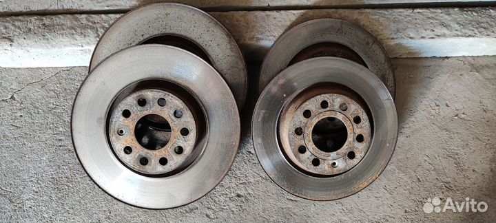 Тормозные диски на Volkswagen Passat B7