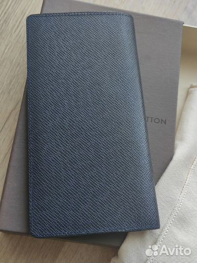Бумажник Louis Vuitton Brazza Taiga