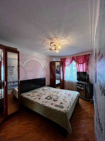 4-к. квартира, 93 м², 3/5 эт.