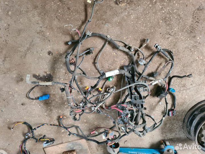 Проводка подкапотная Renault Fluence седан M4R