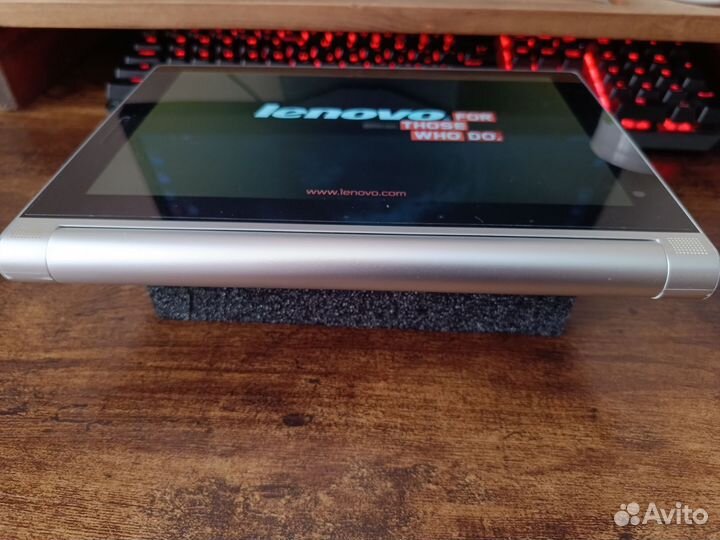 Планшетный компьютер Lenovo Yoga Tablet 2 - 1050L
