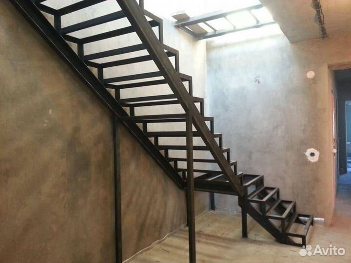 Лестница из металла