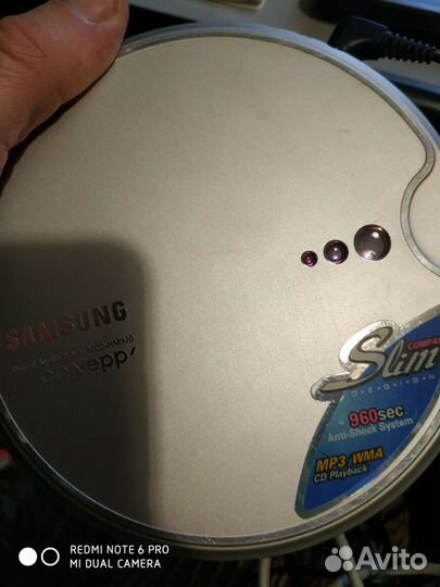 Портативный аудиоплеер CD MP3 с коллекцией дисков