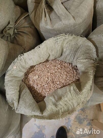 Сухие древесные опилки