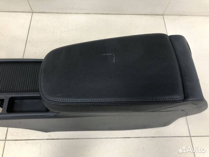 Консоль центральная Skoda Octavia A8 2019