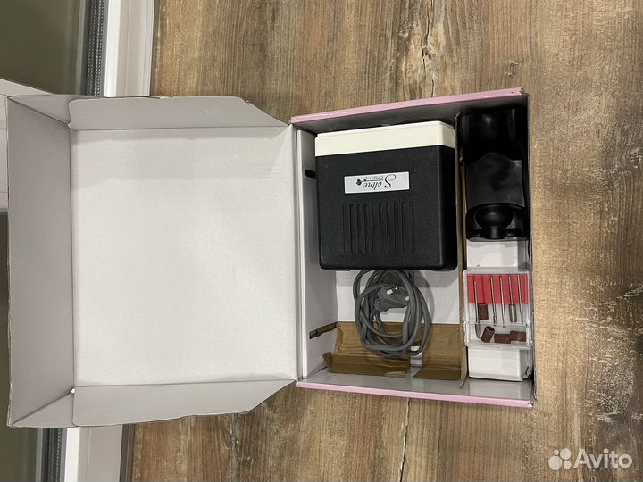 Аппарат для маникюра и педикюра