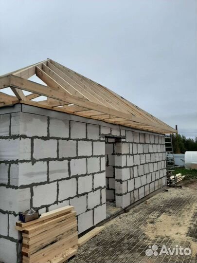 Бригада строителей