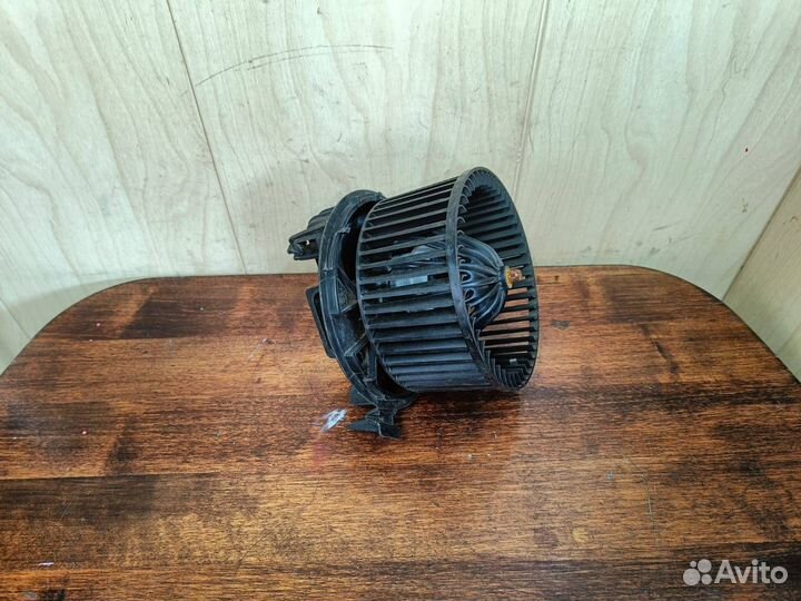 Моторчик печки Renault Logan 1