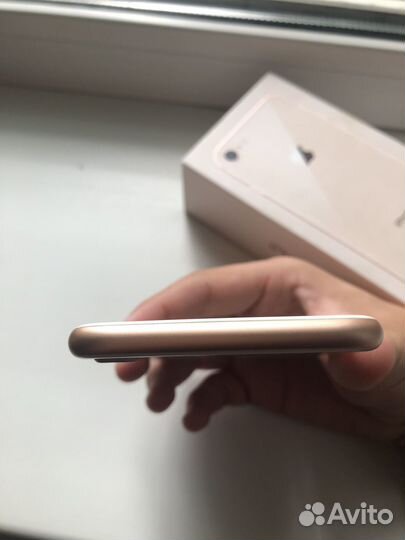 iPhone 8, 64 ГБ