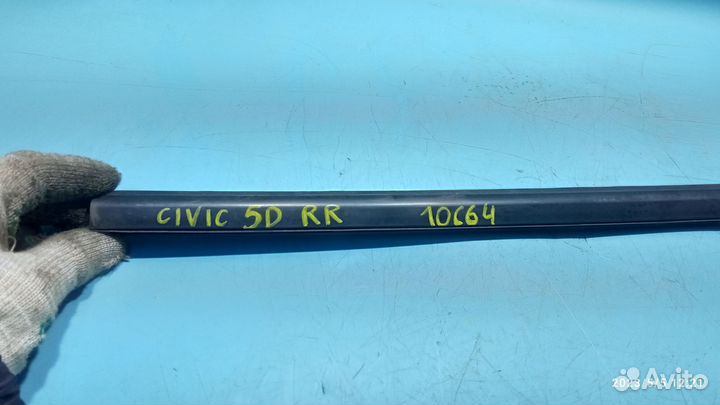 Накладка стекла заднего правого для Honda Civic 5D