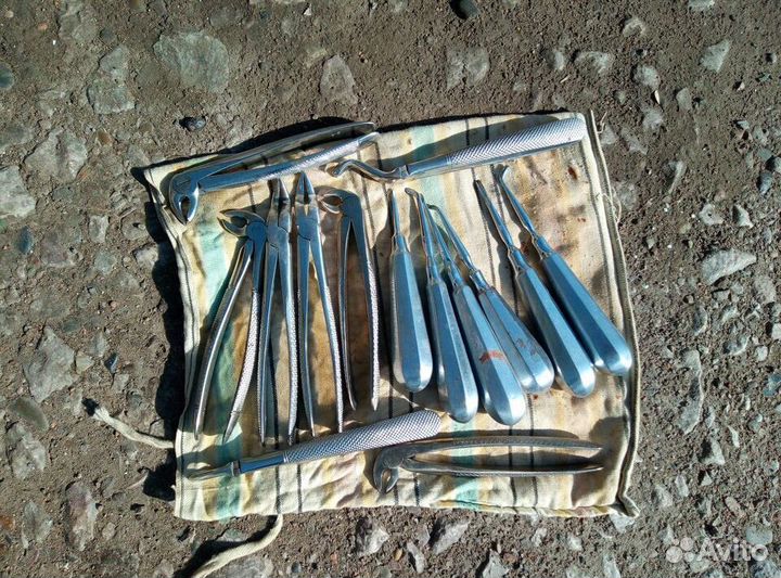 Щипцы стоматолога для удаления зубов СССР
