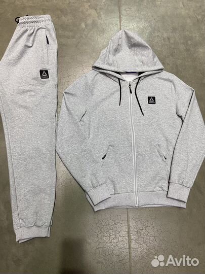 Спортивный костюм мужской Reebok