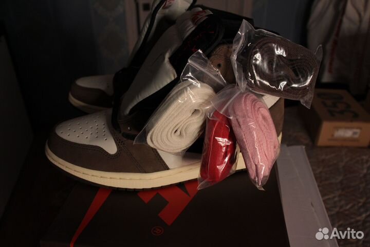 Nike Air Jordan 1 High Travis Scott mocha