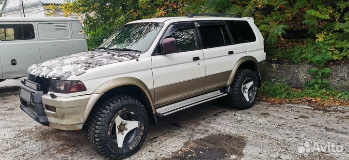 Mitsubishi Challenger 3.0 AT, 1996, 500 000 км