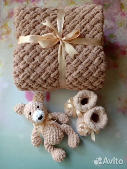 Плед, пинетки для новорожденного