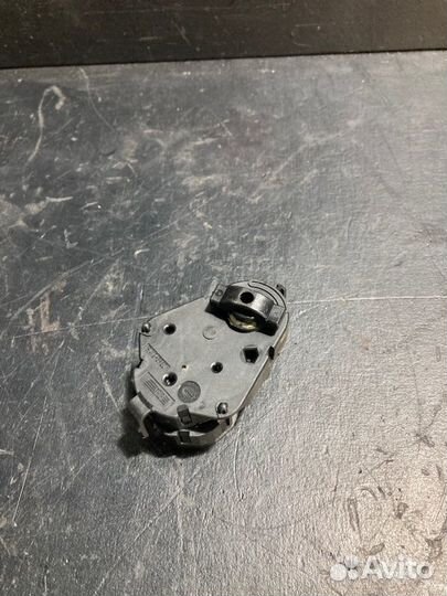 Сервопривод заслонок отопителя Bmw 5 E60