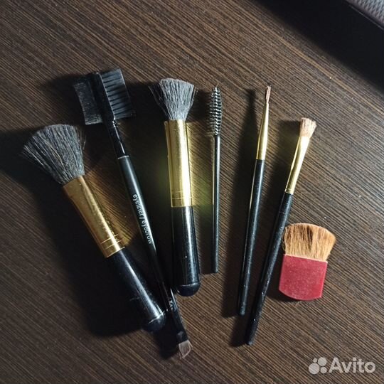 Кисти для макияжа разные