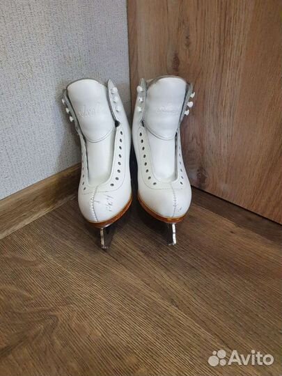 Коньки для фигурного катания профессиональные