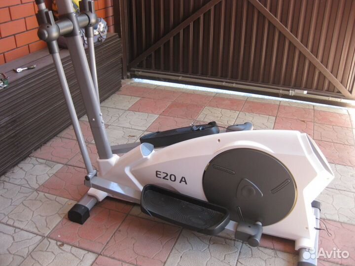 Эллиптический тренажер Applegate E 20A (Швеция)