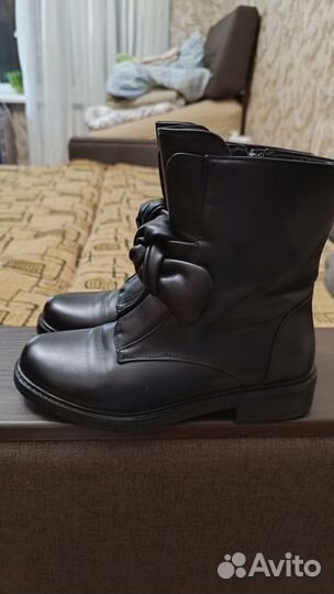 Женские демисезонные ботинки