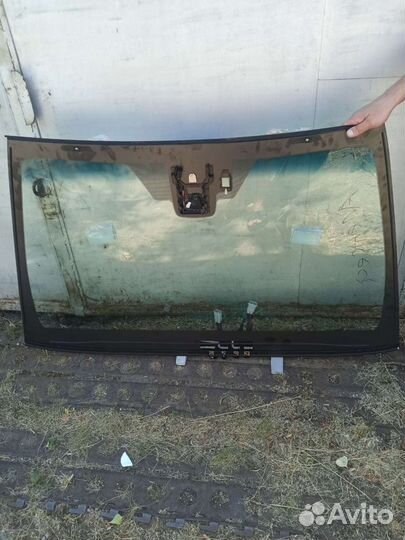 Лобовое стекло на Тойоту Камри 70