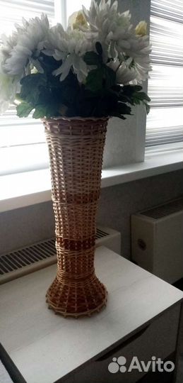 Ваза из лозы. ручная работа