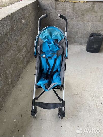 Легкая прогулочная коляска