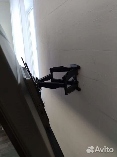 Установка кронштейна для телевизора на стену