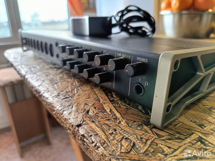 Внешняя звуковая карта Tascam us 16 x 08