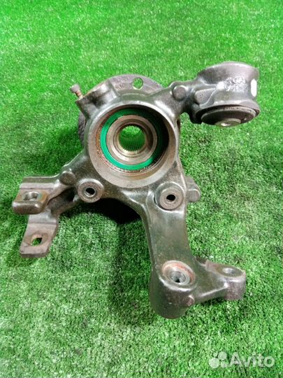 Цапфа задняя левая Audi A4 8E B7 BWE (2.0T) 2007