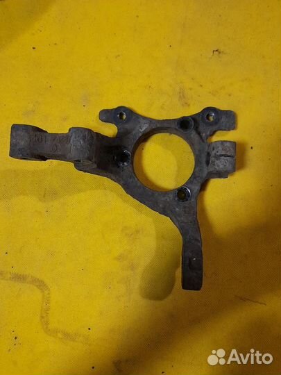 Поворотный кулак Opel Astra H левый и правый