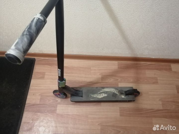 Самокат трюковой yezz