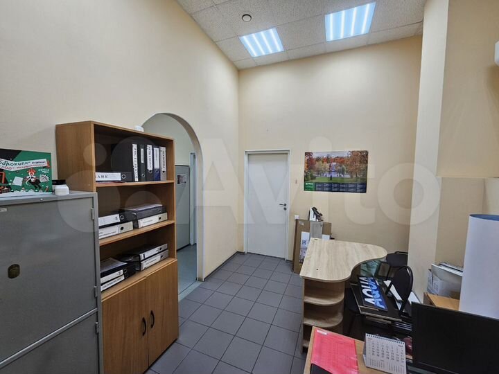 Помещения с арендаторами, 60 м²