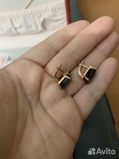 Золотые серьги