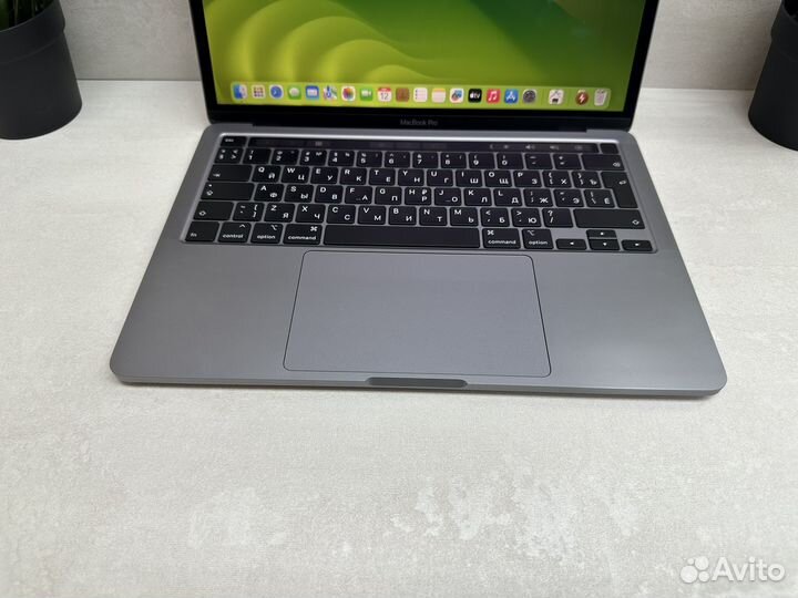 MacBook Pro 13 2020 32гб 512гб