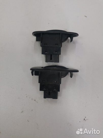 Кнопка стеклоподъемника правая Kia Spectra седан