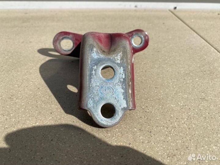 Петля двери передняя левая Kia Ceed (ED)