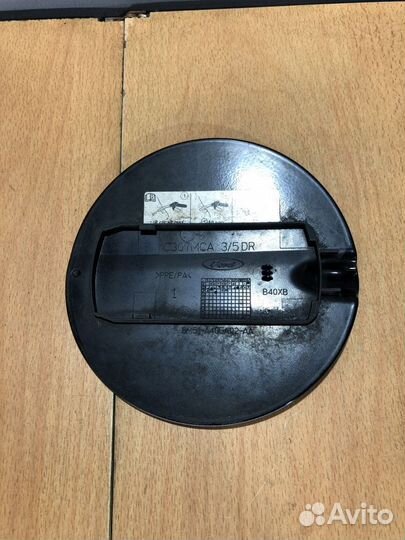 Лючок бензобака Форд Фокус 2