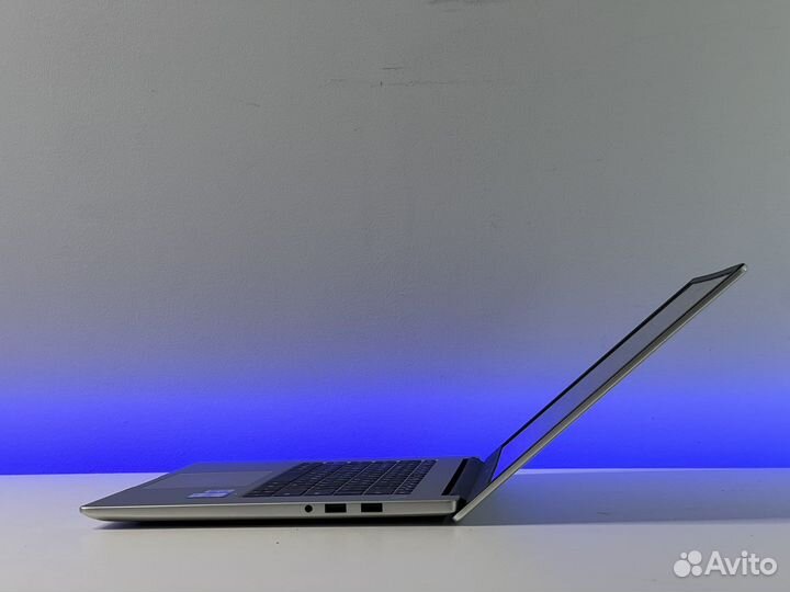 Премиум Huawei IPS 8g озу SSD256g Core i3 10th