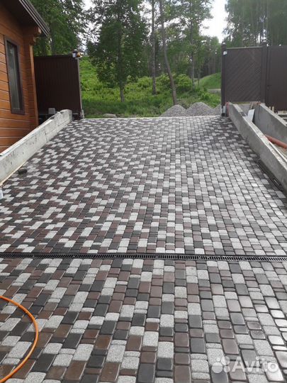 Укладка тротуарной плитки и благоустройство