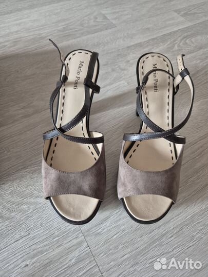 Босоножки женские